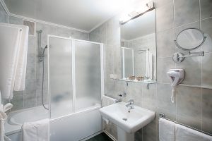 Rénovation salle de bain résidentiel à Laval - Entrepreneur Général Laval