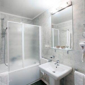 Rénovation salle de bain résidentiel à Laval - Entrepreneur Général Laval